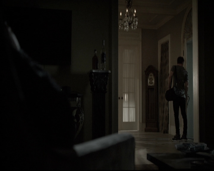 VampireDiariesWorld-dot-nl_6x09IAlone2233.jpg
