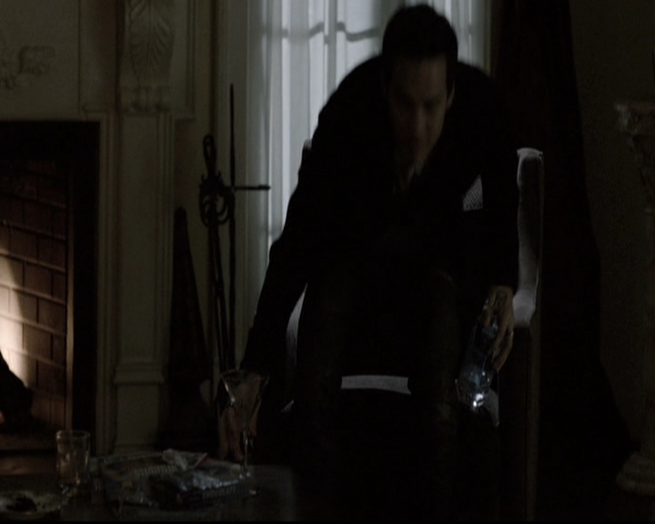 VampireDiariesWorld-dot-nl_6x09IAlone2235.jpg