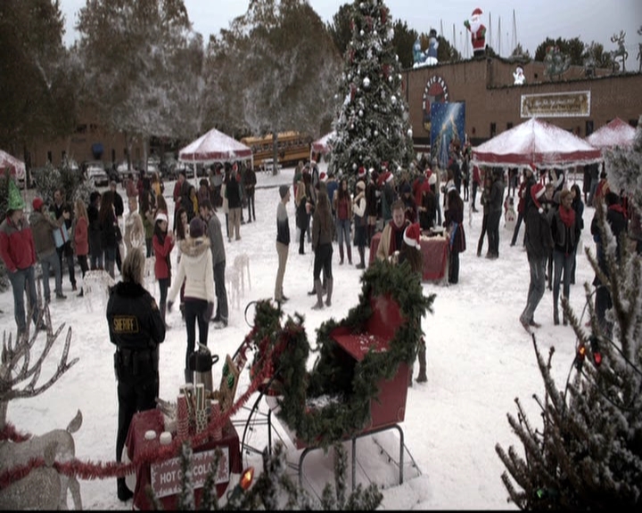 VampireDiariesWorld-dot-nl_6x10ChristmasThroughYourEyes0499.jpg