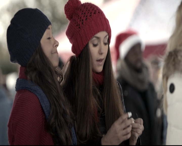VampireDiariesWorld-dot-nl_6x10ChristmasThroughYourEyes0513.jpg