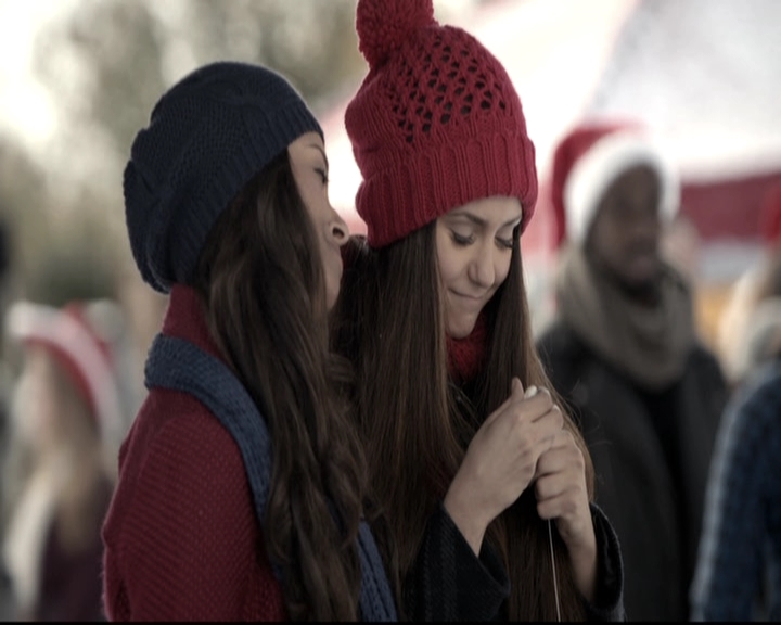 VampireDiariesWorld-dot-nl_6x10ChristmasThroughYourEyes0525.jpg