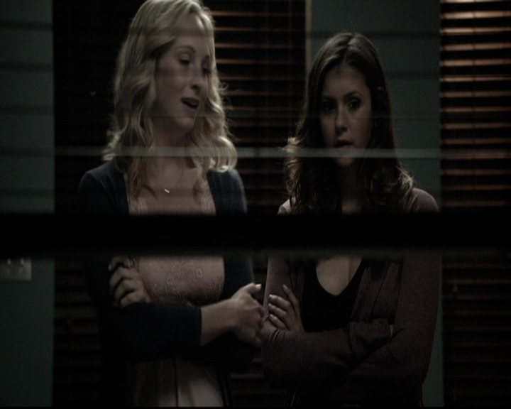VampireDiariesWorld-dot-nl_6x10ChristmasThroughYourEyes0750.jpg