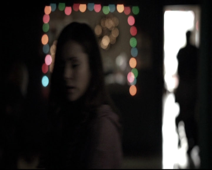 VampireDiariesWorld-dot-nl_6x10ChristmasThroughYourEyes0758.jpg