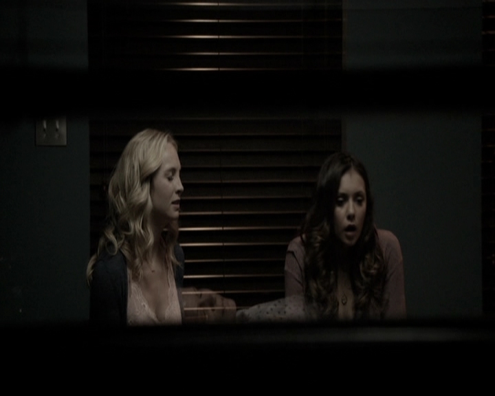 VampireDiariesWorld-dot-nl_6x10ChristmasThroughYourEyes0760.jpg