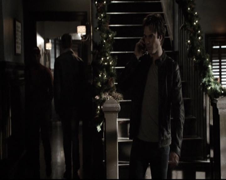 VampireDiariesWorld-dot-nl_6x10ChristmasThroughYourEyes0811.jpg