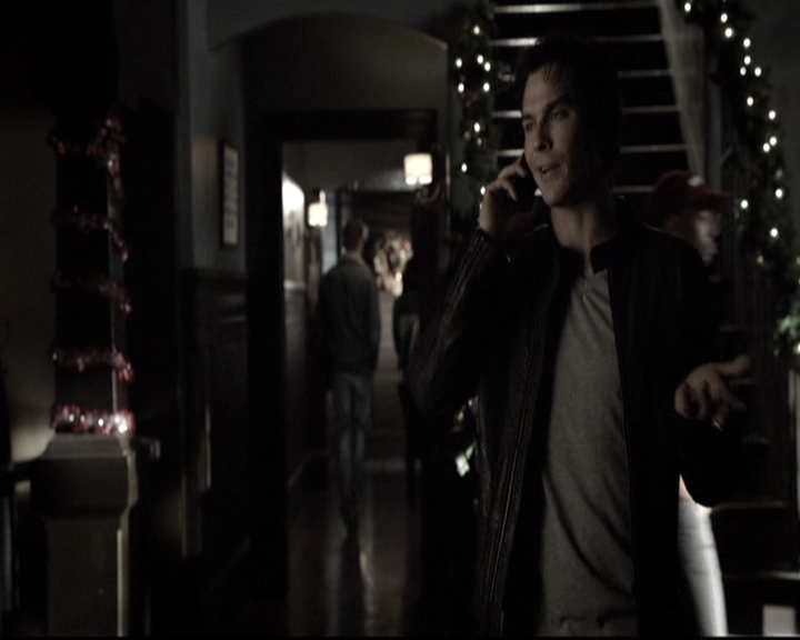 VampireDiariesWorld-dot-nl_6x10ChristmasThroughYourEyes0814.jpg