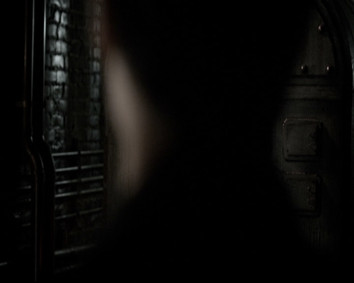 VampireDiariesWorld-dot-nl_6x10ChristmasThroughYourEyes0871.jpg