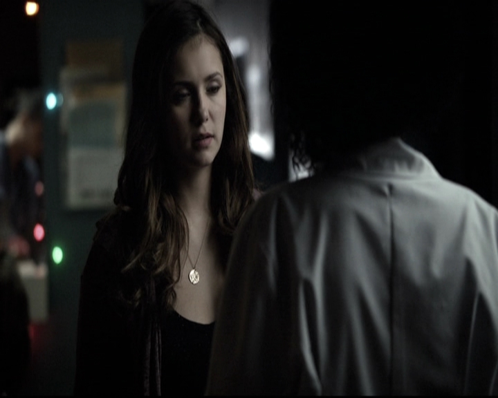 VampireDiariesWorld-dot-nl_6x10ChristmasThroughYourEyes0991.jpg
