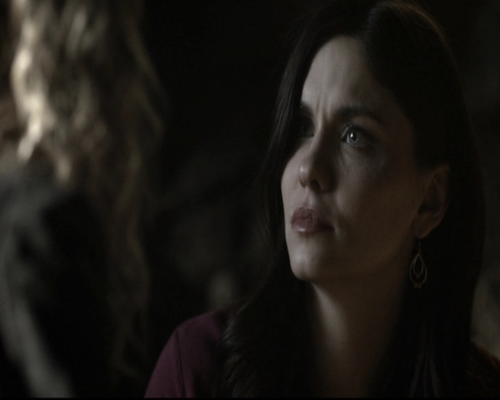 VampireDiariesWorld-dot-nl_6x10ChristmasThroughYourEyes1078.jpg