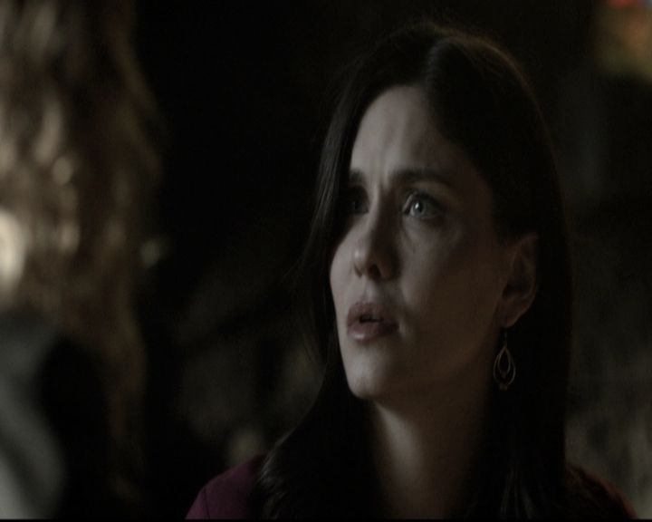 VampireDiariesWorld-dot-nl_6x10ChristmasThroughYourEyes1115.jpg
