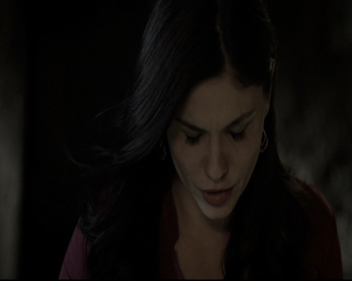 VampireDiariesWorld-dot-nl_6x10ChristmasThroughYourEyes1211.jpg