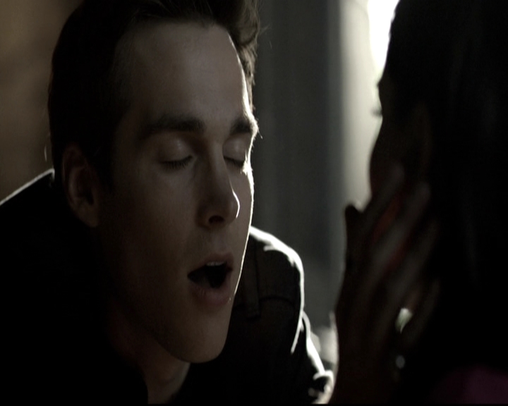 VampireDiariesWorld-dot-nl_6x10ChristmasThroughYourEyes1227.jpg