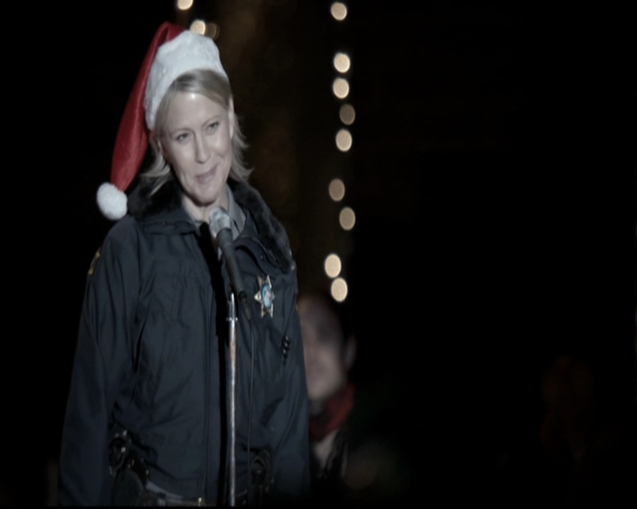 VampireDiariesWorld-dot-nl_6x10ChristmasThroughYourEyes1610.jpg