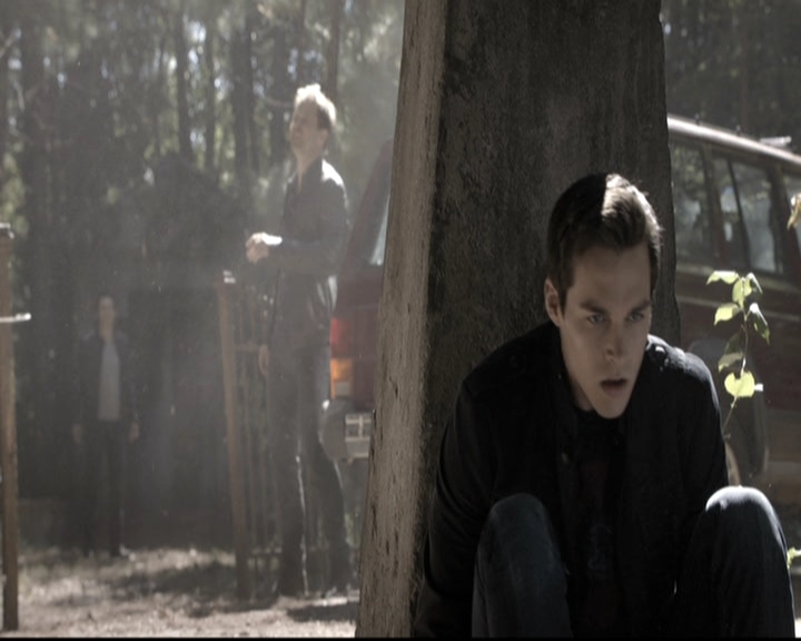VampireDiariesWorld-dot-nl_6x10ChristmasThroughYourEyes1806.jpg