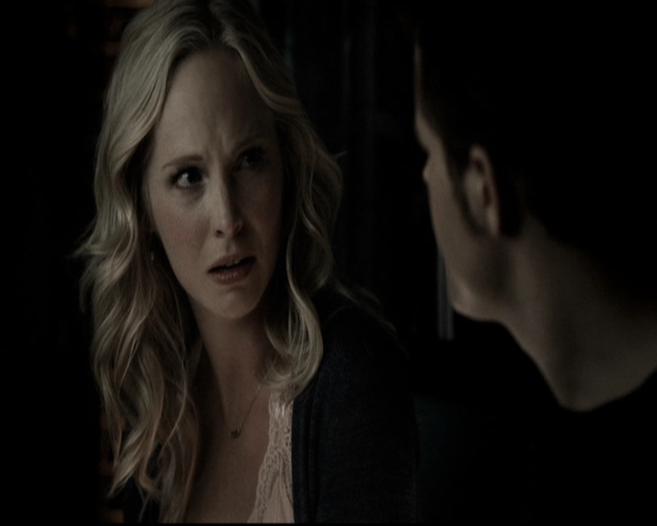 VampireDiariesWorld-dot-nl_6x10ChristmasThroughYourEyes1972.jpg