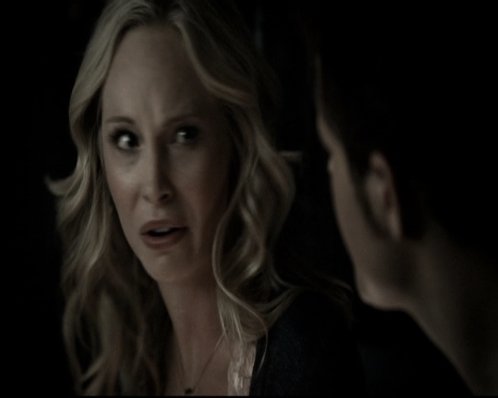 VampireDiariesWorld-dot-nl_6x10ChristmasThroughYourEyes1989.jpg