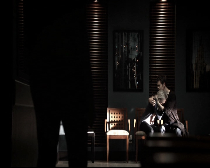 VampireDiariesWorld-dot-nl_6x10ChristmasThroughYourEyes2027.jpg