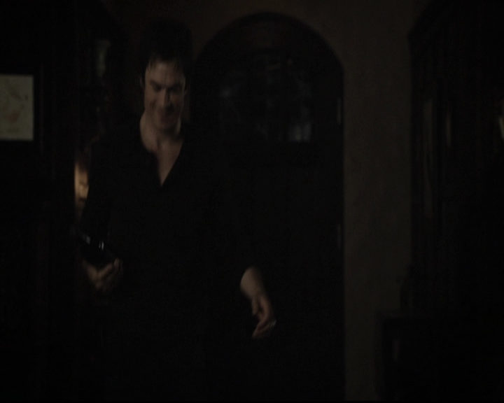 VampireDiariesWorld-dot-nl_6x10ChristmasThroughYourEyes2095.jpg