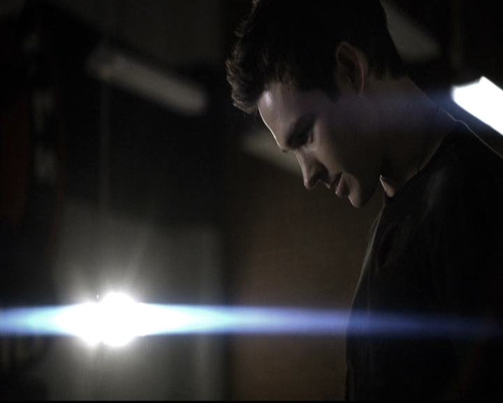 VampireDiariesWorld-dot-nl_6x11WokeUpWithAMonster0685.jpg