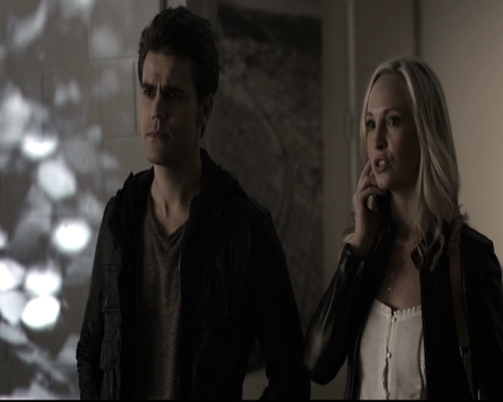 VampireDiariesWorld-dot-nl_6x11WokeUpWithAMonster0701.jpg