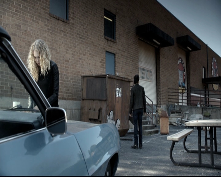 VampireDiariesWorld-dot-nl_6x11WokeUpWithAMonster0960.jpg