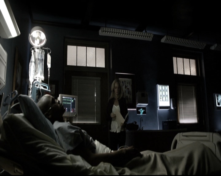 VampireDiariesWorld-dot-nl_6x11WokeUpWithAMonster1158.jpg