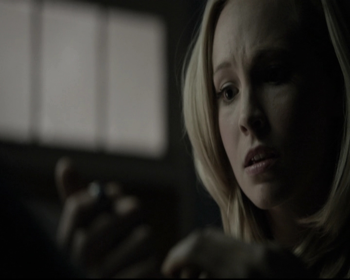 VampireDiariesWorld-dot-nl_6x11WokeUpWithAMonster1244.jpg