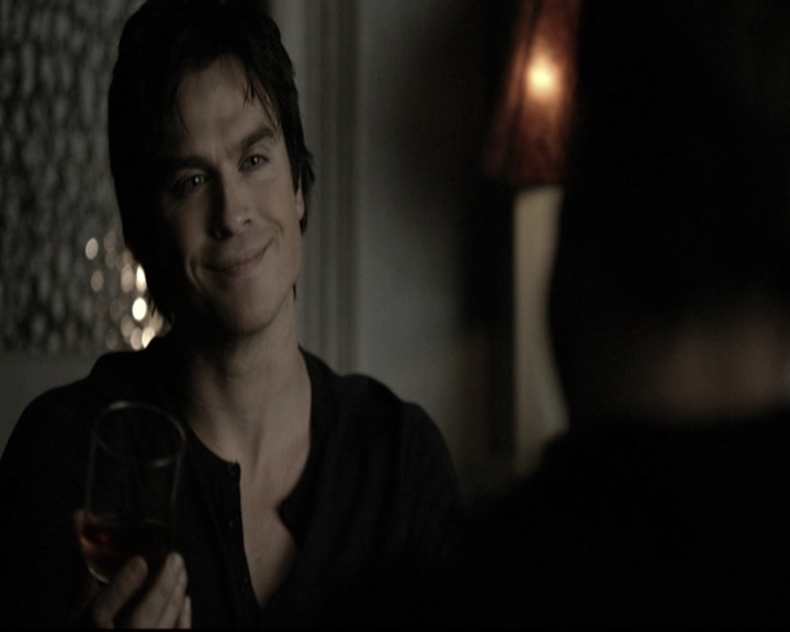 VampireDiariesWorld-dot-nl_6x11WokeUpWithAMonster2006.jpg