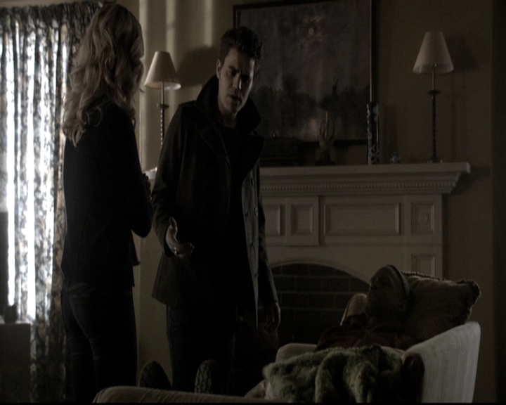 VampireDiariesWorld-dot-nl_6x12PrayerForTheDying0104.jpg