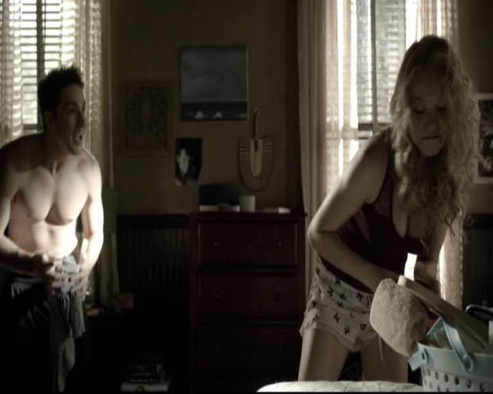 VampireDiariesWorld-dot-nl_6x12PrayerForTheDying0319.jpg