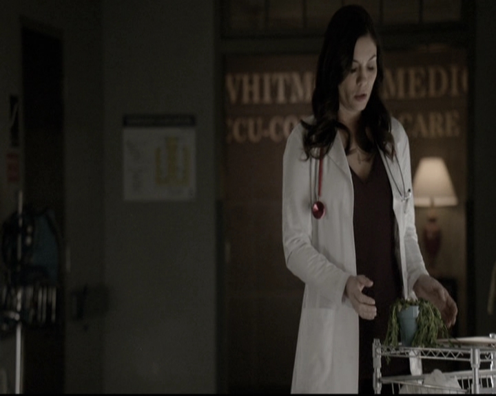 VampireDiariesWorld-dot-nl_6x12PrayerForTheDying0355.jpg