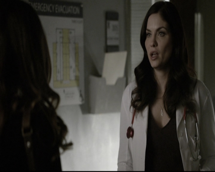 VampireDiariesWorld-dot-nl_6x12PrayerForTheDying0370.jpg