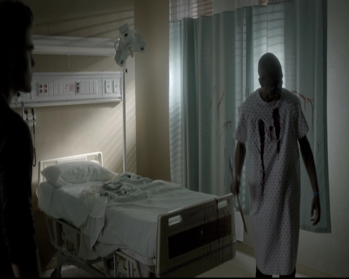 VampireDiariesWorld-dot-nl_6x12PrayerForTheDying0690.jpg