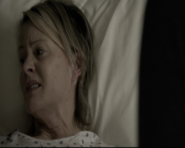 VampireDiariesWorld-dot-nl_6x12PrayerForTheDying0788.jpg