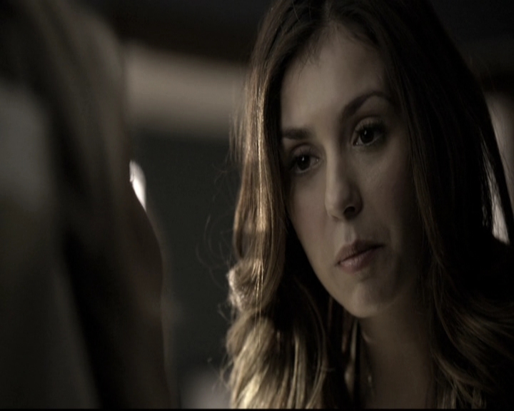 VampireDiariesWorld-dot-nl_6x12PrayerForTheDying0813.jpg