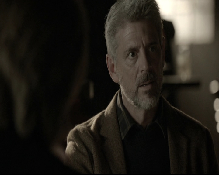VampireDiariesWorld-dot-nl_6x12PrayerForTheDying1003.jpg