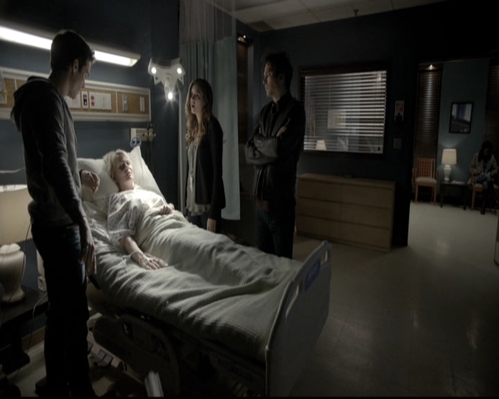 VampireDiariesWorld-dot-nl_6x12PrayerForTheDying1245.jpg
