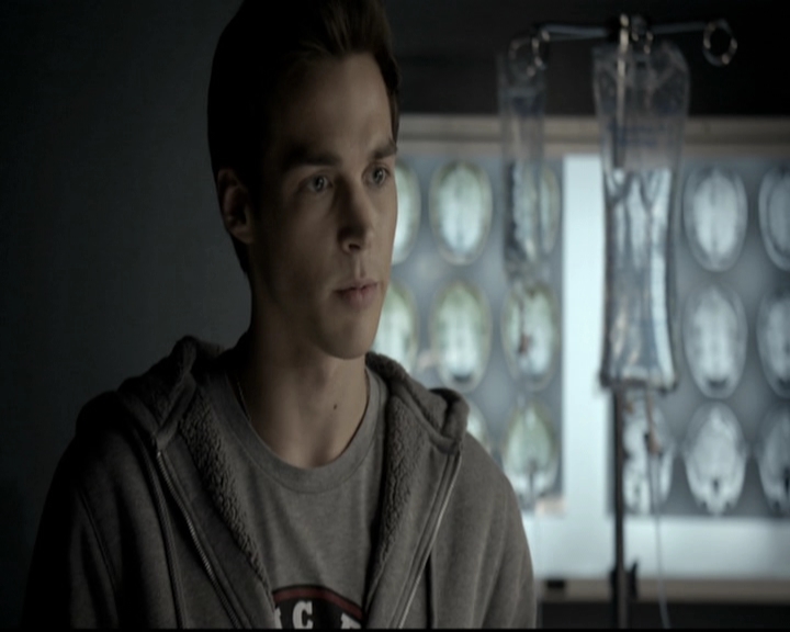 VampireDiariesWorld-dot-nl_6x12PrayerForTheDying1351.jpg