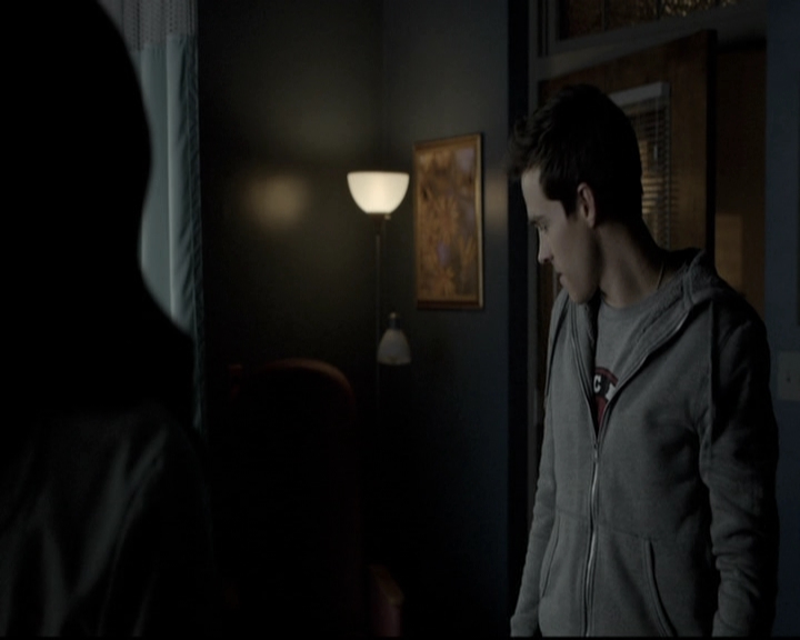 VampireDiariesWorld-dot-nl_6x12PrayerForTheDying1377.jpg