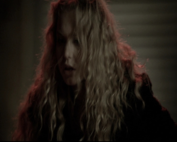 VampireDiariesWorld-dot-nl_6x12PrayerForTheDying1478.jpg