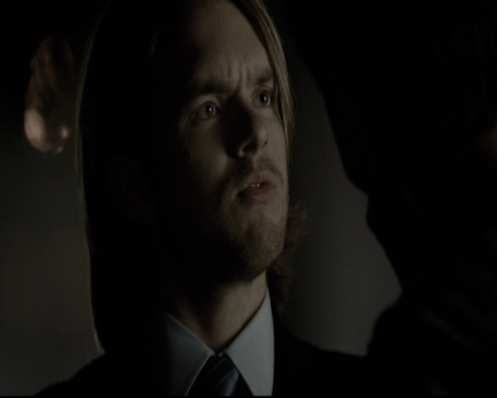 VampireDiariesWorld-dot-nl_6x12PrayerForTheDying1652.jpg