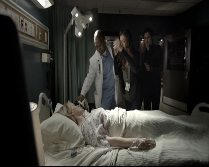 VampireDiariesWorld-dot-nl_6x12PrayerForTheDying1736.jpg