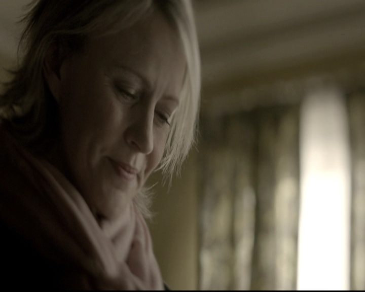 VampireDiariesWorld-dot-nl_6x12PrayerForTheDying1757.jpg