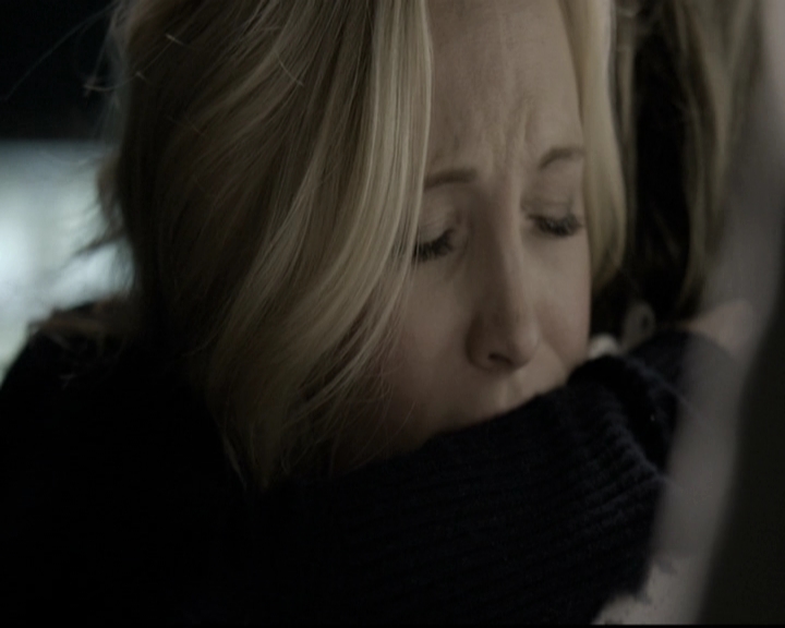 VampireDiariesWorld-dot-nl_6x12PrayerForTheDying2027.jpg