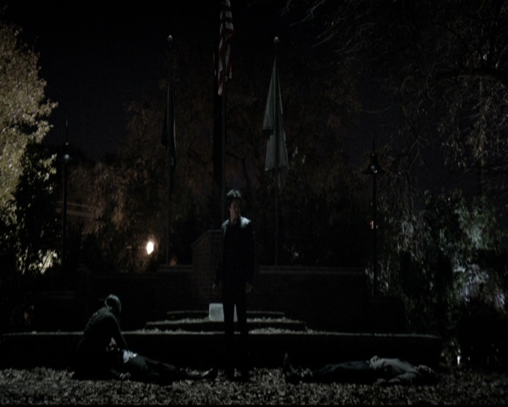 VampireDiariesWorld-dot-nl_6x12PrayerForTheDying2127.jpg
