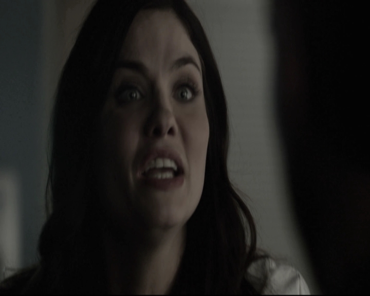 VampireDiariesWorld-dot-nl_6x15LetHerGo-deletedscenes0233.jpg