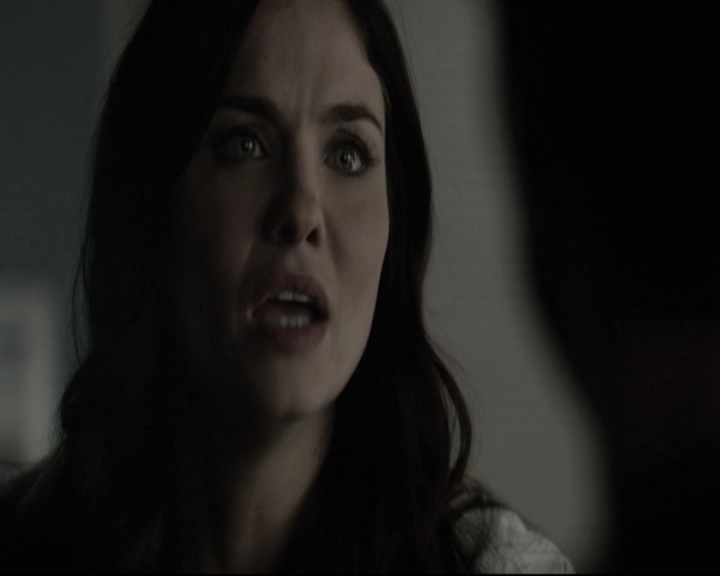 VampireDiariesWorld-dot-nl_6x15LetHerGo-deletedscenes0236.jpg