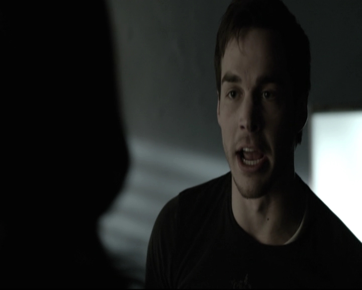 VampireDiariesWorld-dot-nl_6x15LetHerGo-deletedscenes0246.jpg