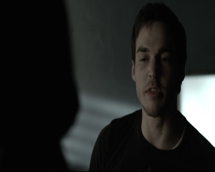 VampireDiariesWorld-dot-nl_6x15LetHerGo-deletedscenes0248.jpg