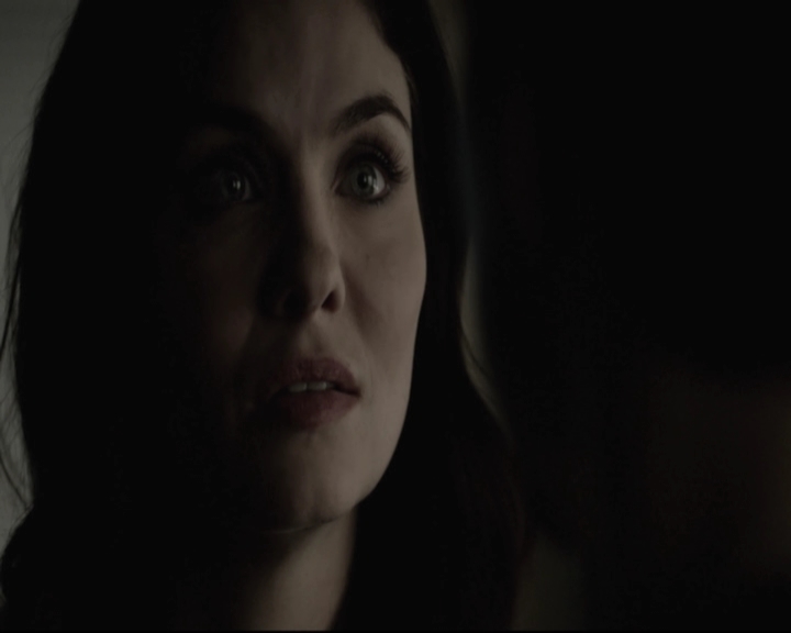VampireDiariesWorld-dot-nl_6x15LetHerGo-deletedscenes0305.jpg